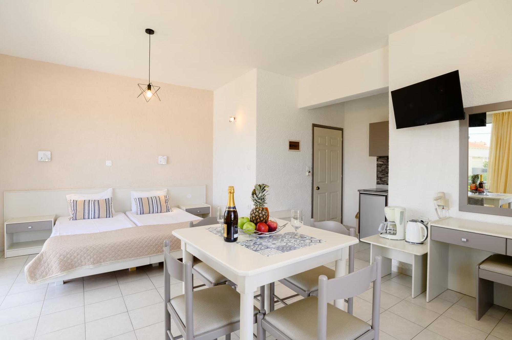 Eugenia Studios & Apartments Ialysos  Dış mekan fotoğraf