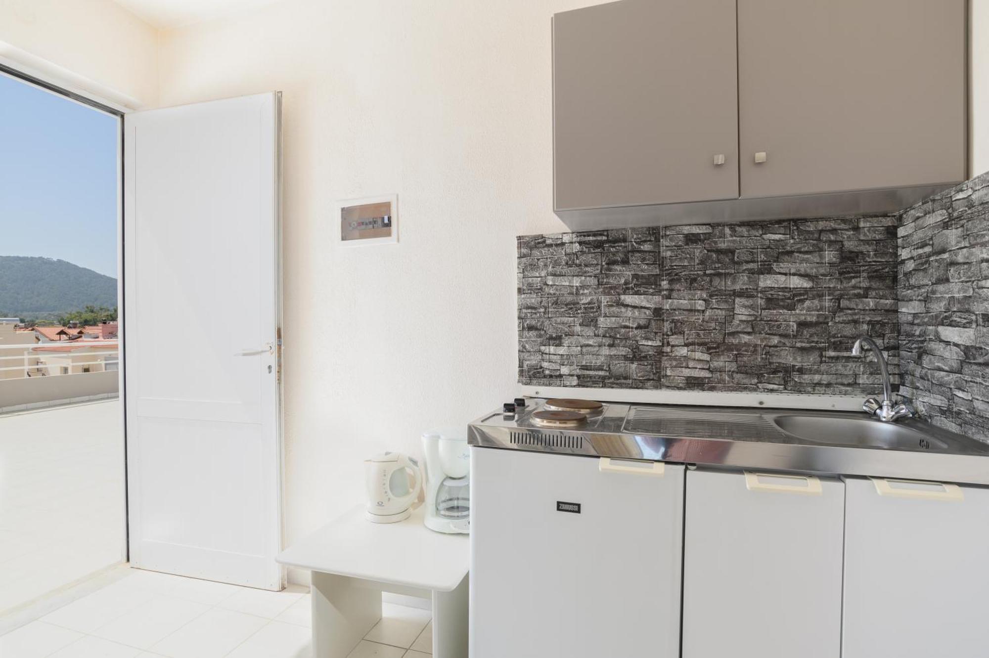 Eugenia Studios & Apartments Ialysos  Dış mekan fotoğraf
