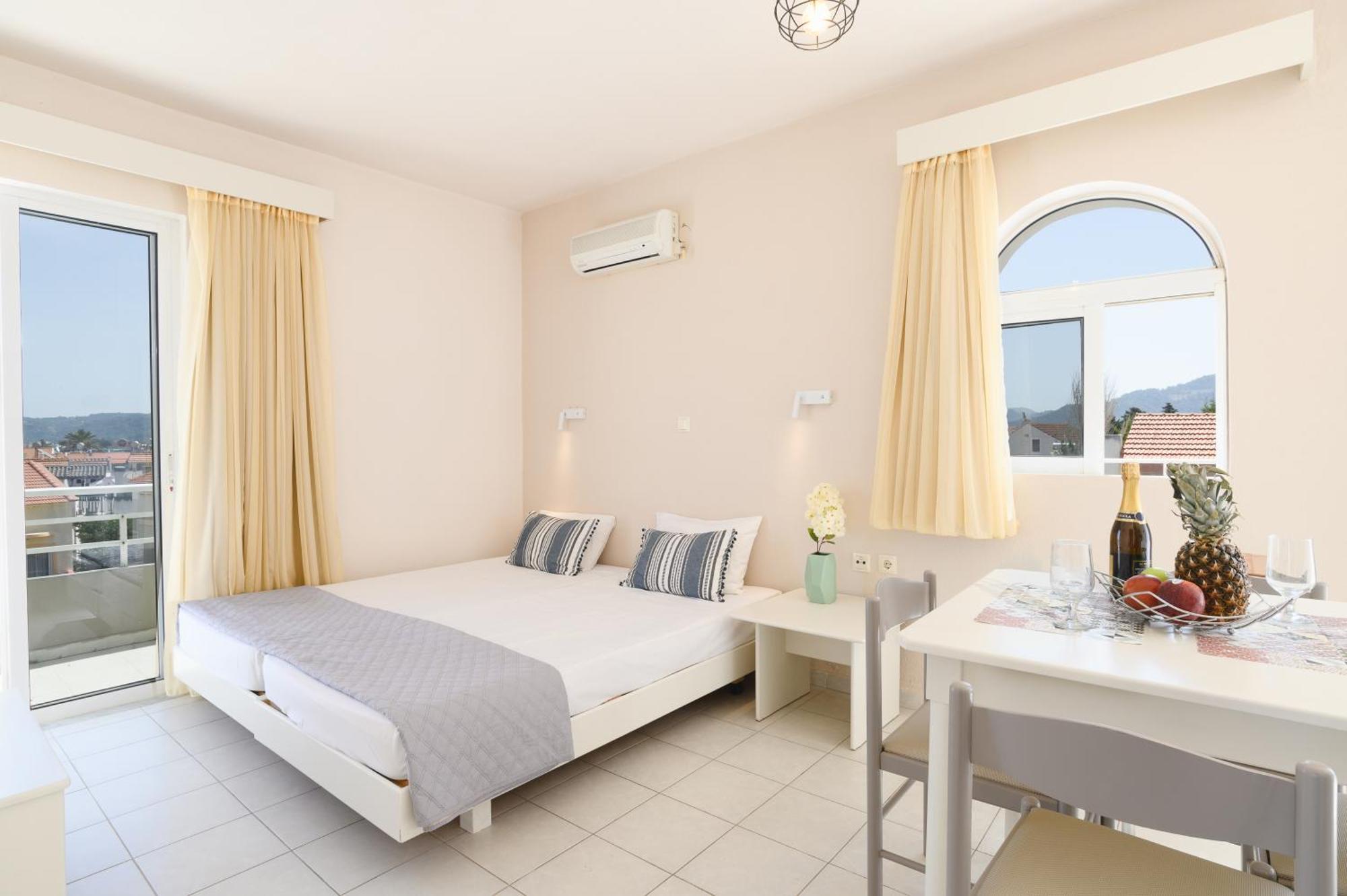 Eugenia Studios & Apartments Ialysos  Dış mekan fotoğraf